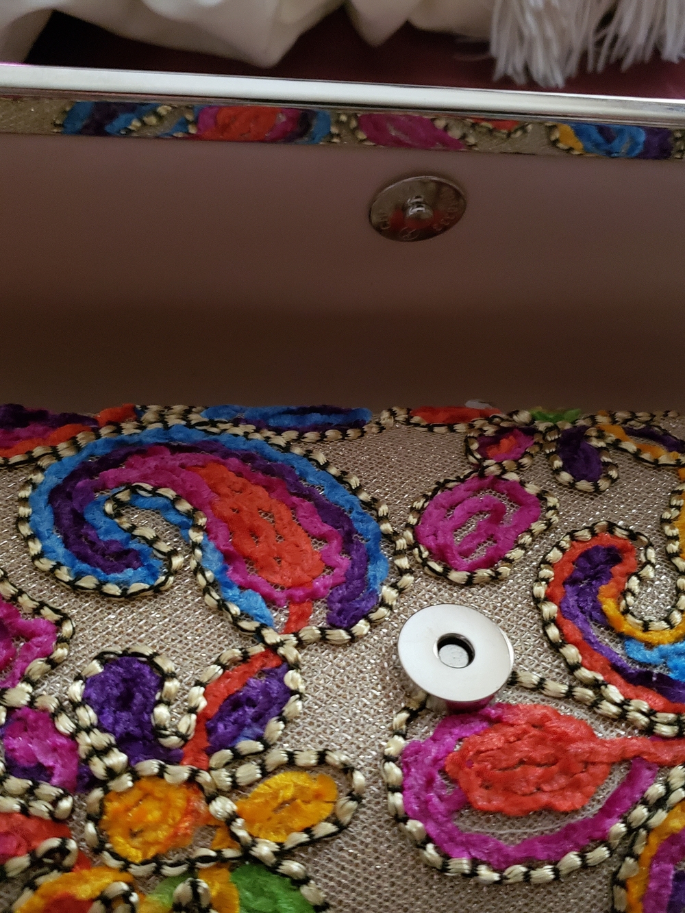 Multicolor Embroidered Paisley Dressy Clutch with Chain Strap, Gorgeous ! NWT - Picture 6 of 8